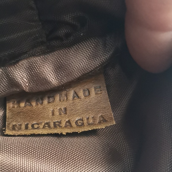 Kuero leather toiletry case - Picture 4 of 14